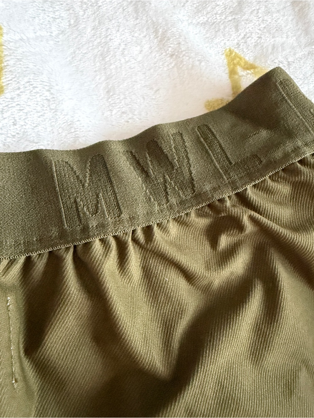Madewell Green shorts - like new condition- Size M - Picture 4 of 4